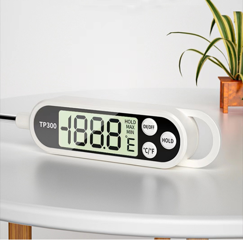 Digitalni kuhinjski termometar sa sondom za visoke temperature — mjerenje temperature mlijeka, vode i ulja, pogodan za pečenje i roštilj.