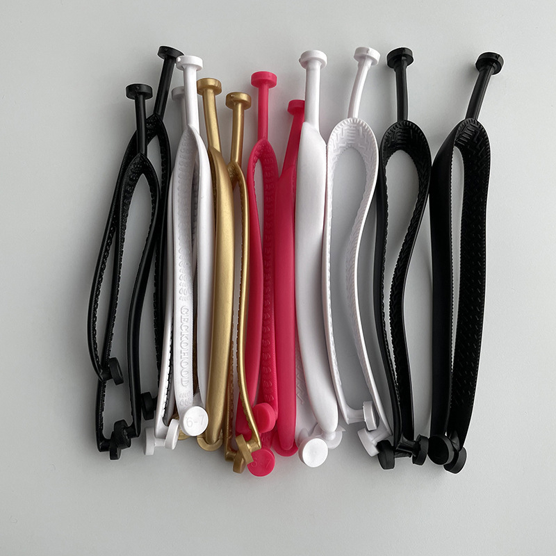 Muške sandale s plastičnim gornjim dijelom i trostrukim remenom