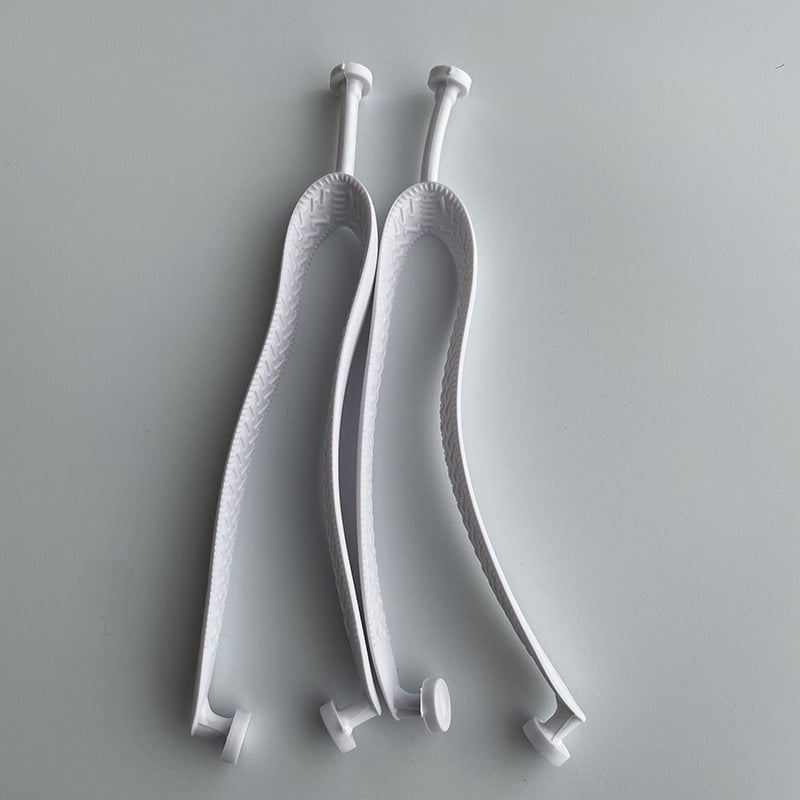 Muške sandale s plastičnim gornjim dijelom i trostrukim remenom