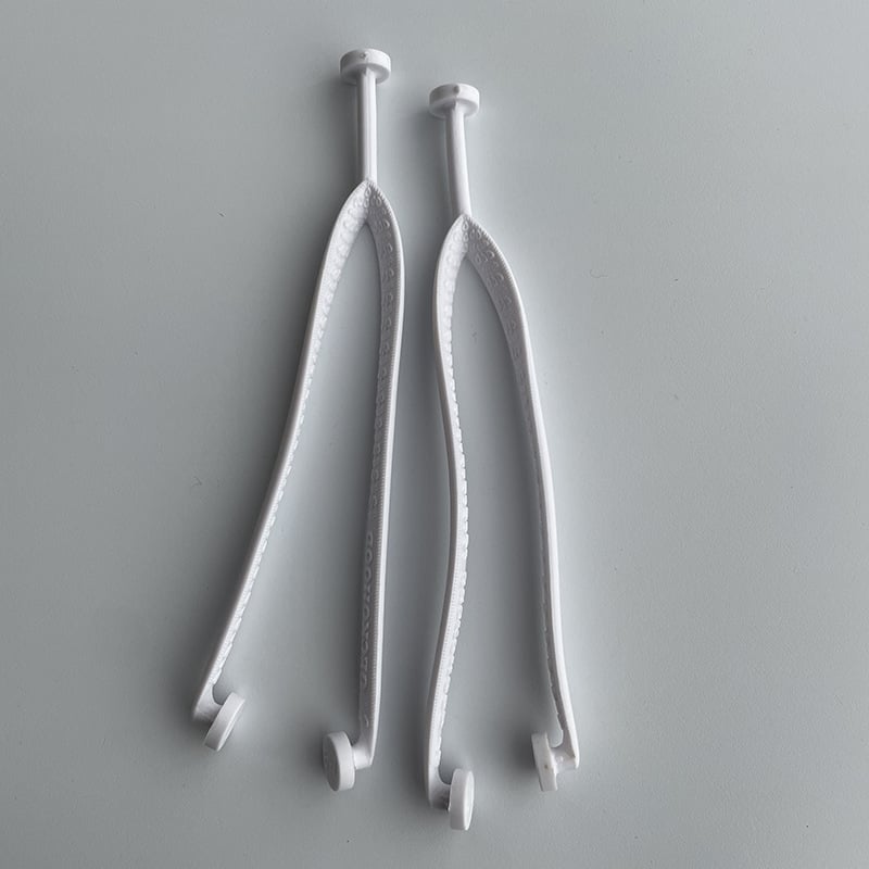 Muške sandale s plastičnim gornjim dijelom i trostrukim remenom