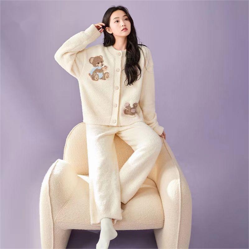 Ženski set kućne odjeće – dizajn medvjeda, polu-velur, 100% poliester, debeo, 251–300 g/m², okrugli ovratnik, dugi rukavi