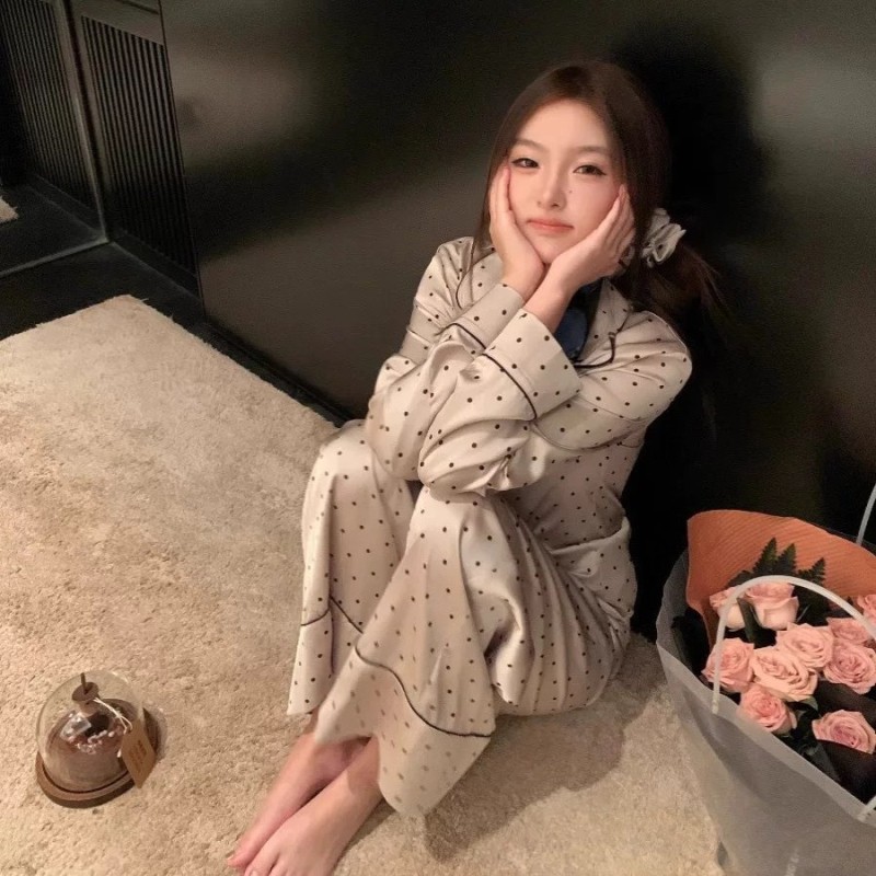 Ženski luksuzni pijama set od Ice Silk satin materijala, s dugim rukavima i dugim hlačama, za proljeće i jesen, kućna odjeća