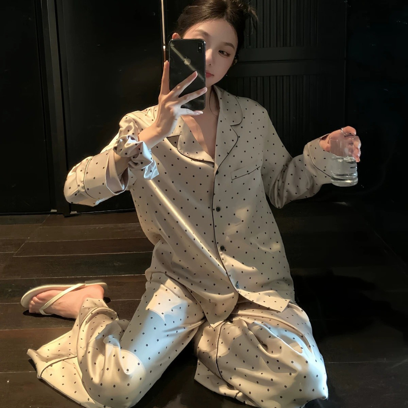 Ženski luksuzni pijama set od Ice Silk satin materijala, s dugim rukavima i dugim hlačama, za proljeće i jesen, kućna odjeća