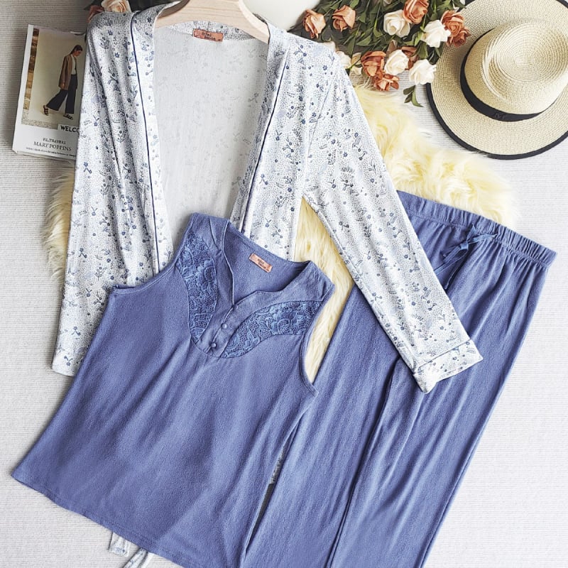 Set de pijamă pentru femei, trei piese, plus size, dantelă, decolteu în V, pulover cu mâneci lungi, pantaloni lungi; material: poliester-bumbac; compoziție 90–95% poliester