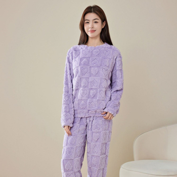 Pidžama set od coral fleeca, 70–80% poliestera, okrugli vrat, dugi rukavi, dugi hlače