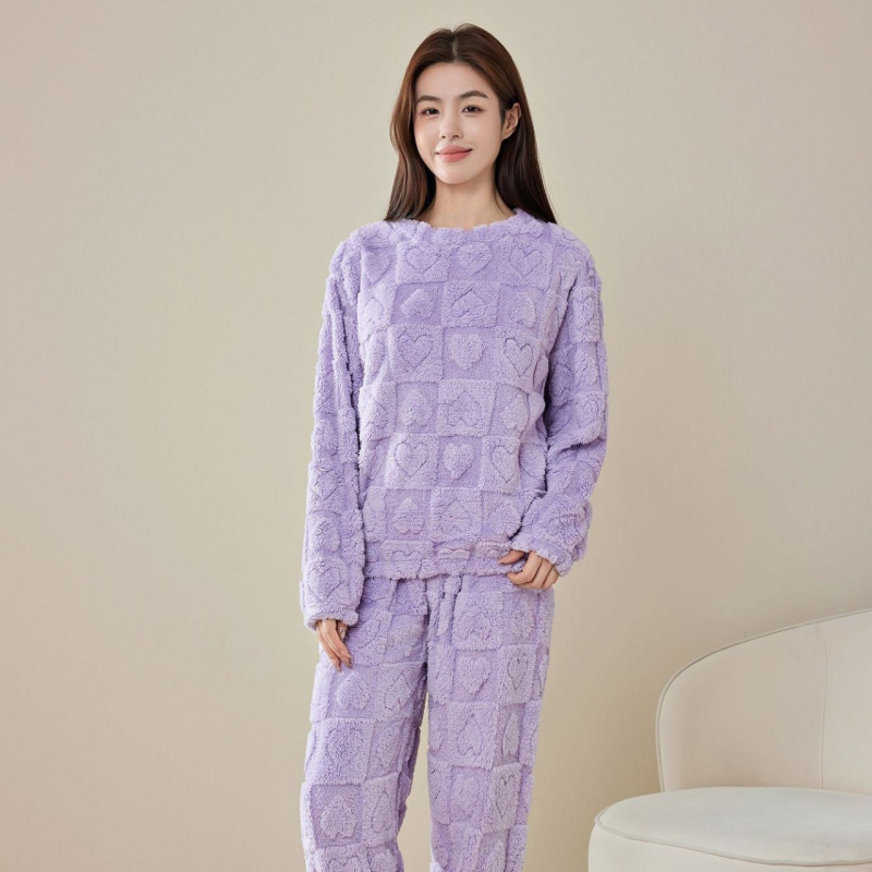 Pidžama set od coral fleeca, 70–80% poliestera, okrugli vrat, dugi rukavi, dugi hlače