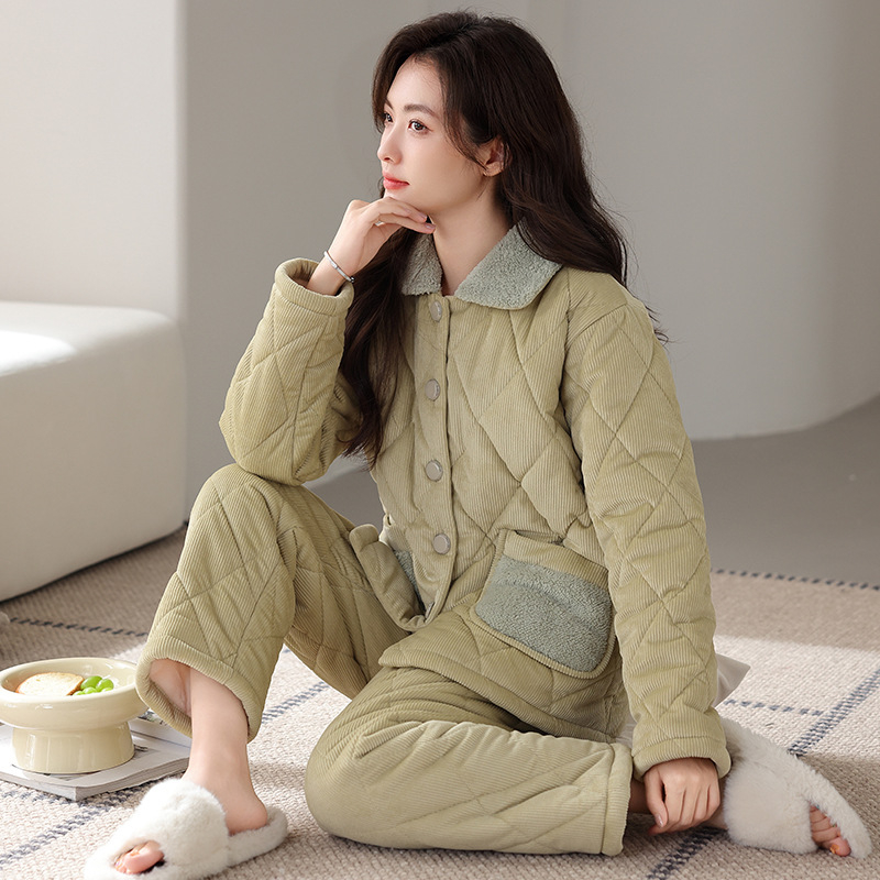 Ženske pidžame od corduroya, trostruko quilted – debele, ekstra debele 401-500 g/m2, ovratnik s reverom, dugi rukavi