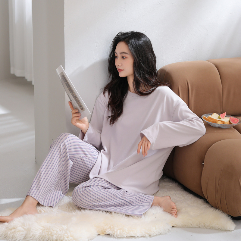 Ženski set pidžama – minimalistick stil, debeli poliester (251-300 g/m²), okrugli izrez, dugi rukavi