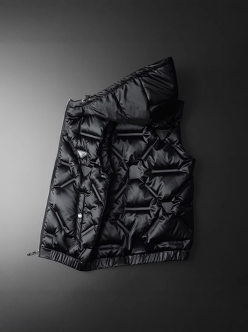 Muški down vest s kapuljačom, punjenje od bijelog patka downa 150–200 g, vanjski poliester i podstava, zatvarač, zimska casual odjeća
