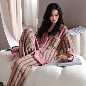 Dva dijela set pidžame: kardigan i hlače od pliš velura, gust materijal, V-izrez, dugi rukavi, minimalistička udobna kućna odjeća za jesen-zimu