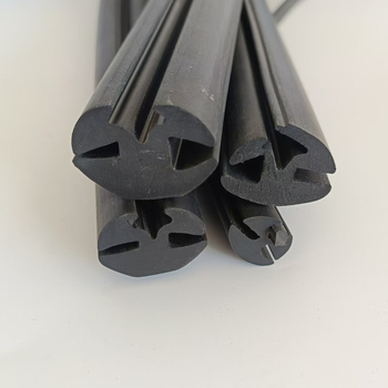 Gumi tömítőszalag ajtókhoz és ablakokhoz, ötoldalú keresztmetszet, időjárásálló tömítés, működési hőmérséklet 80°C, modell 25