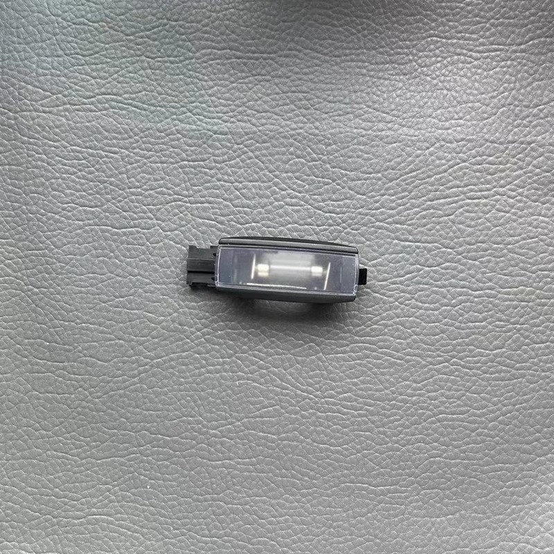 Unutarnje kupolno svjetlo automobila s ogledalom za šminkanje i lampom za čitanje, 12V halogena, kompatibilno s Passat, Tiguan, Sagitar, Magotan, Kunzhong