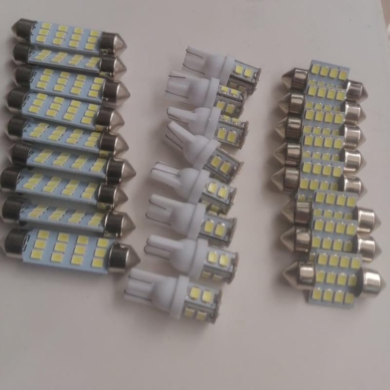 Automobilski LED komplet od 20 komada: T10 svjetlo za čitanje s dvostrukom vrhom, svjetlo za registracijsku pločicu i unutarnje svjetlo, model SJ2835, 12V, 180 lm