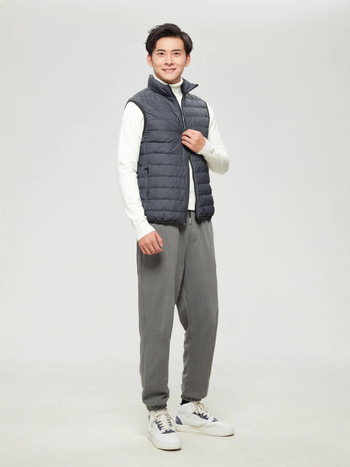 Мъжка пухова жилетка за зима, лека кройка, съдържание на пух 71–75%, пух от бяла патица