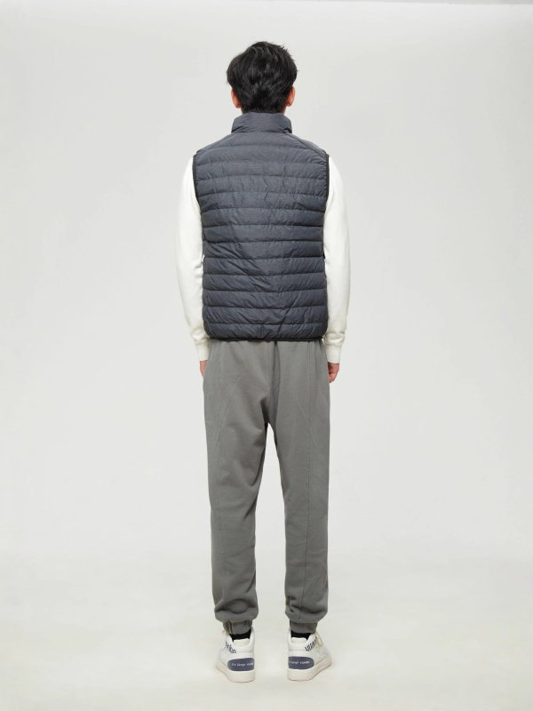 Мъжка пухова жилетка за зима, лека кройка, съдържание на пух 71–75%, пух от бяла патица