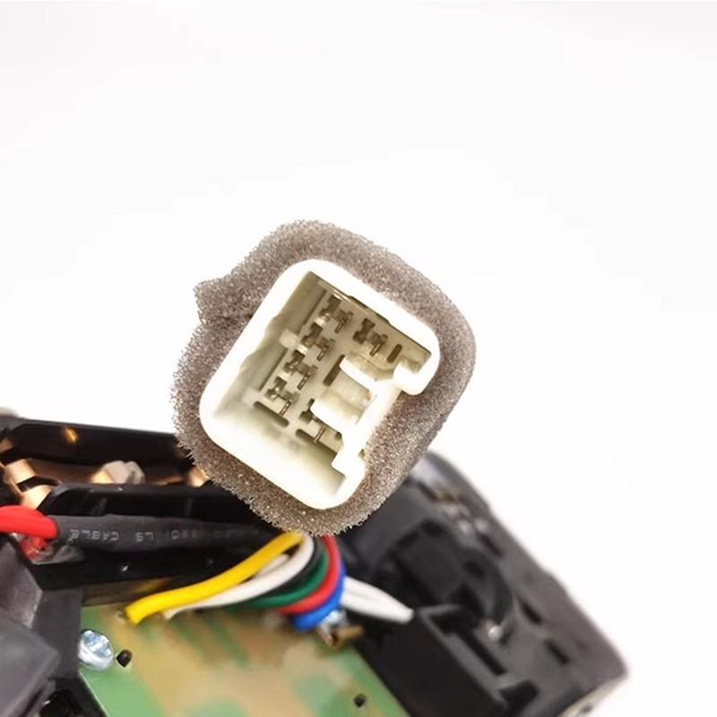 Svjetlo za krov automobila, model GJ6R-69-970; halogen, 5W; kompatibilno s Mazda