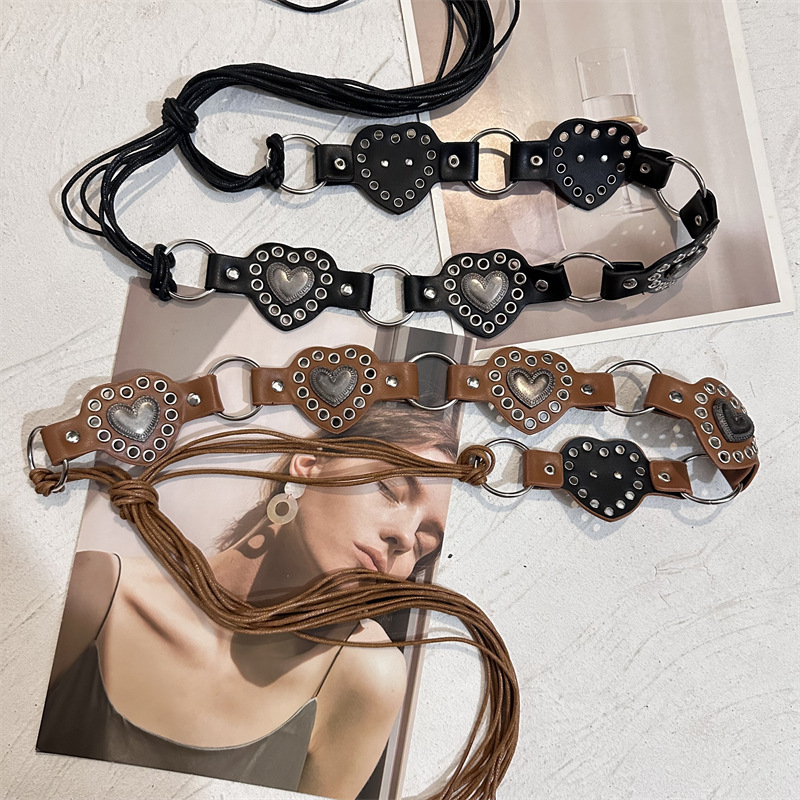 Ruhaöv műbőrből, övcsat ötvözetből, kampózár, szélesség >4 cm, Nyár 2024