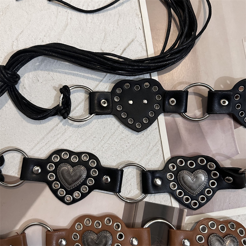 Ruhaöv műbőrből, övcsat ötvözetből, kampózár, szélesség >4 cm, Nyár 2024