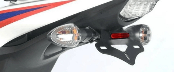 Univerzalno stražnje svjetlo za motocikl s 3 LED diodama, rasvjeta za registacijsku pločicu, svjetlo kočenja i signal za skretanje, reflektor (12V, univerzalna kompatibilnost, vijek trajanja 100000 sati, plastična konstrukcija)