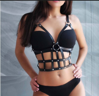 Műbőr öv kivágott mintázattal, állítható, 2020 tavasz