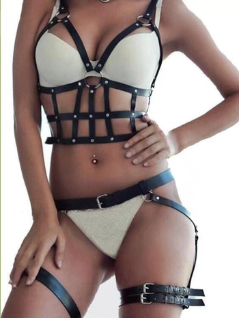 Műbőr öv kivágott mintázattal, állítható, 2020 tavasz