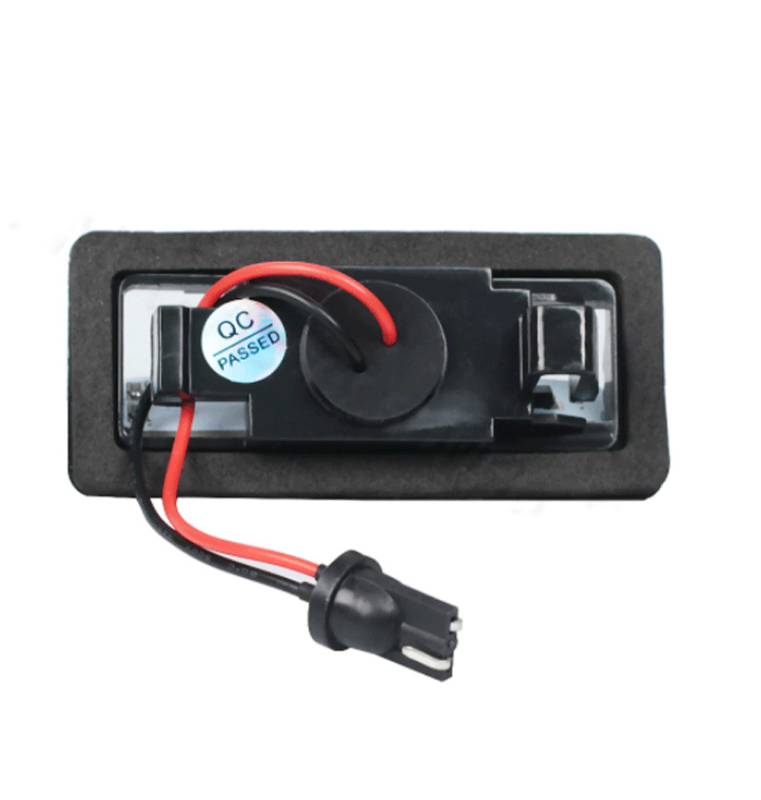 LED светлина за номер на табела за Nissan, 12V, 5W, 0.1A, живот до 3 000 000 ч