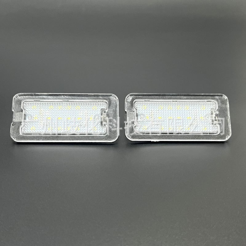 LED svjetlo za registarsku pločicu za Fiat 500C/Abarth 500C (2007-2016) – ABS+LED, 12V, 4.2W, 6000K, trajanje života 50 000 h