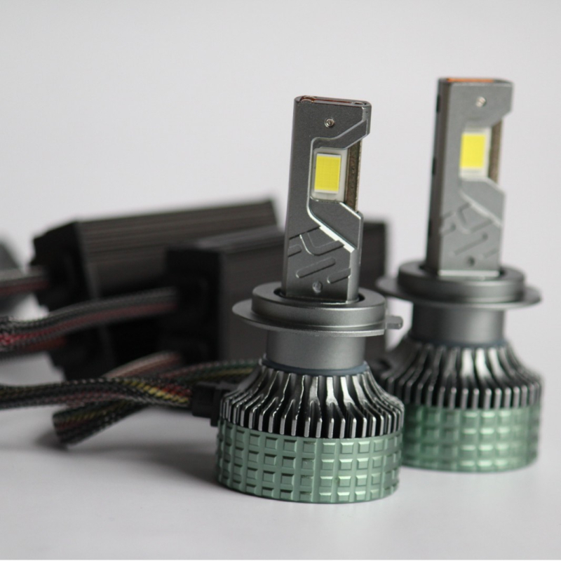 LED automobilske farove s tri bakrene cijevi, CSP8050, 12V, 260W/set, IP68, vijek trajanja 50000h