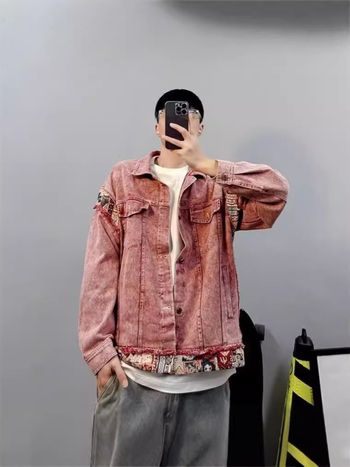 Patchwork denimdzseki gallérral, laza szabás, egysoros záródás, pamut-keverék anyag