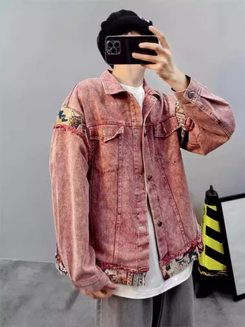 Patchwork denimdzseki gallérral, laza szabás, egysoros záródás, pamut-keverék anyag