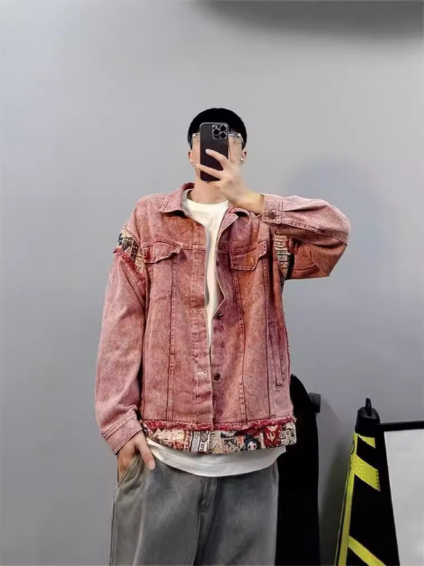 Patchwork denimdzseki gallérral, laza szabás, egysoros záródás, pamut-keverék anyag