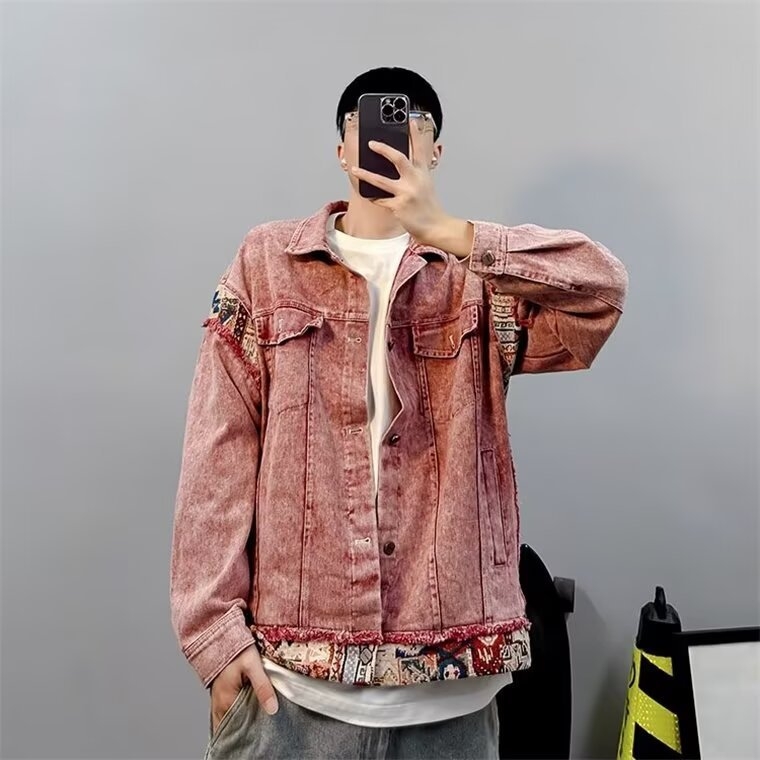 Patchwork denimdzseki gallérral, laza szabás, egysoros záródás, pamut-keverék anyag