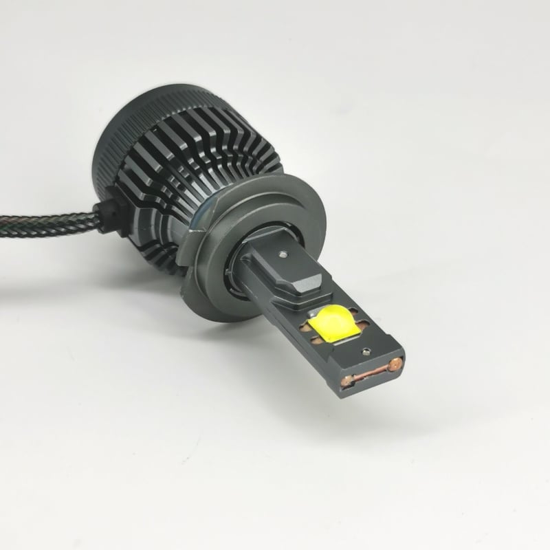 Automobilski prednji far XHP70 300W 8000 lm 12V 30000 h