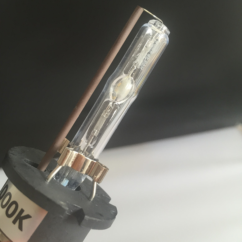 HID Xenónová žiarovka pre D2S/D2C (D2 model) – 12V, 35W, životnosť 15000 h