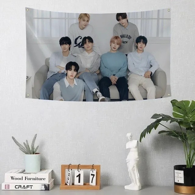 ENHYPEN-téma tamni idol grupa tapiserija za dnevni boravak; materijal: Tencel (Lyocell); Peach Skin glavni materijal; sadržaj glavnog materijala 81-90%; digitalna toplinska prijenos tisak; oblik: pravokutnik