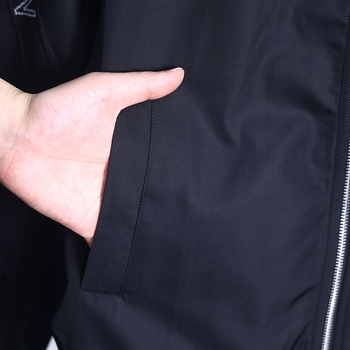 Muška jakna s kapuljačom, stojeći ovratnik, patchwork webbing detalji, tanak materijal, outdoor stil