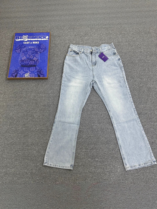 Traperice srednje visine, mikro-flaired ravni kroj, oprani završetak, pamuk denim, rajfesluz