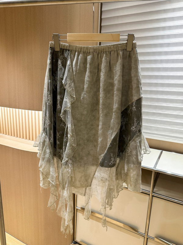 Hrapava suknja s čipkom i asimetričnim volanom, srednje duljine, lan i Tencel smjesa, mikroelastičnost (ravni kroj; srednja duljina; lan–Tencel smjesa; mikroelastičnost)