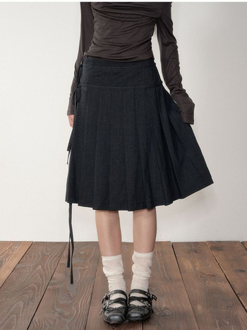 Fustă plisată de lungime medie, stil casual japonez-coreean, toamnă 2025