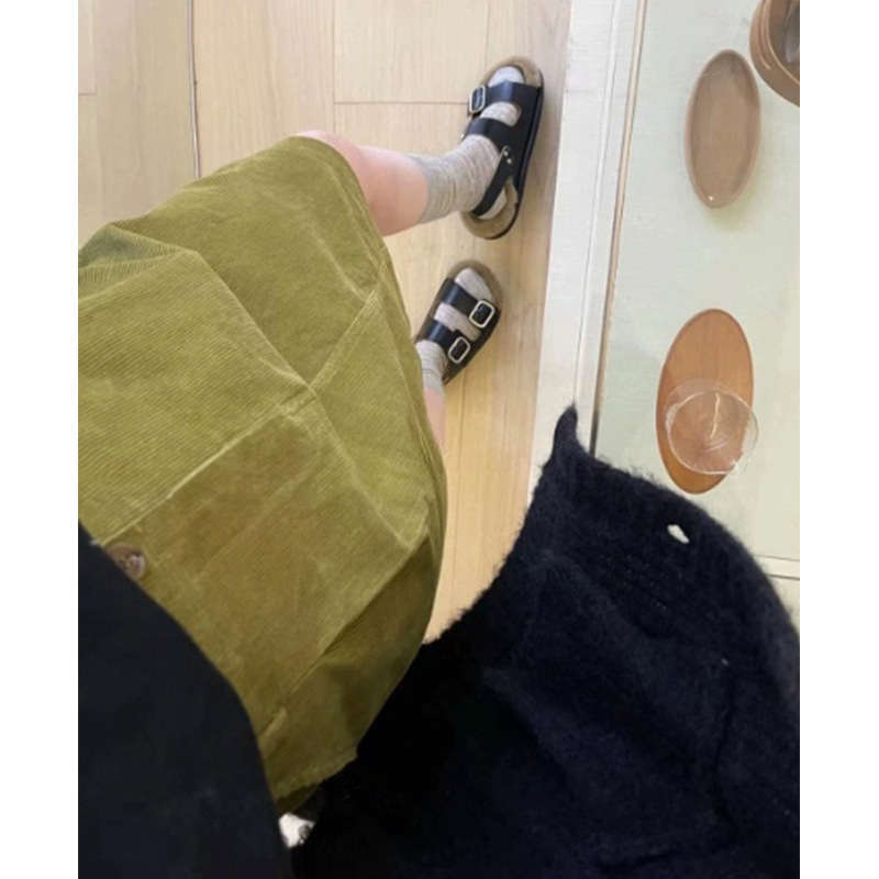 Corduroy hip suknja, jedinstven jednofarbeni uzorak i detalji collage, japansko-korejski casual stil