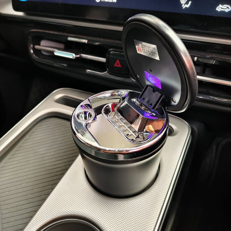 Auto Pepeljara s integriranom keramičkom unutarnjom i LED poklopcem, Gatuwei, univerzalna, 340 g