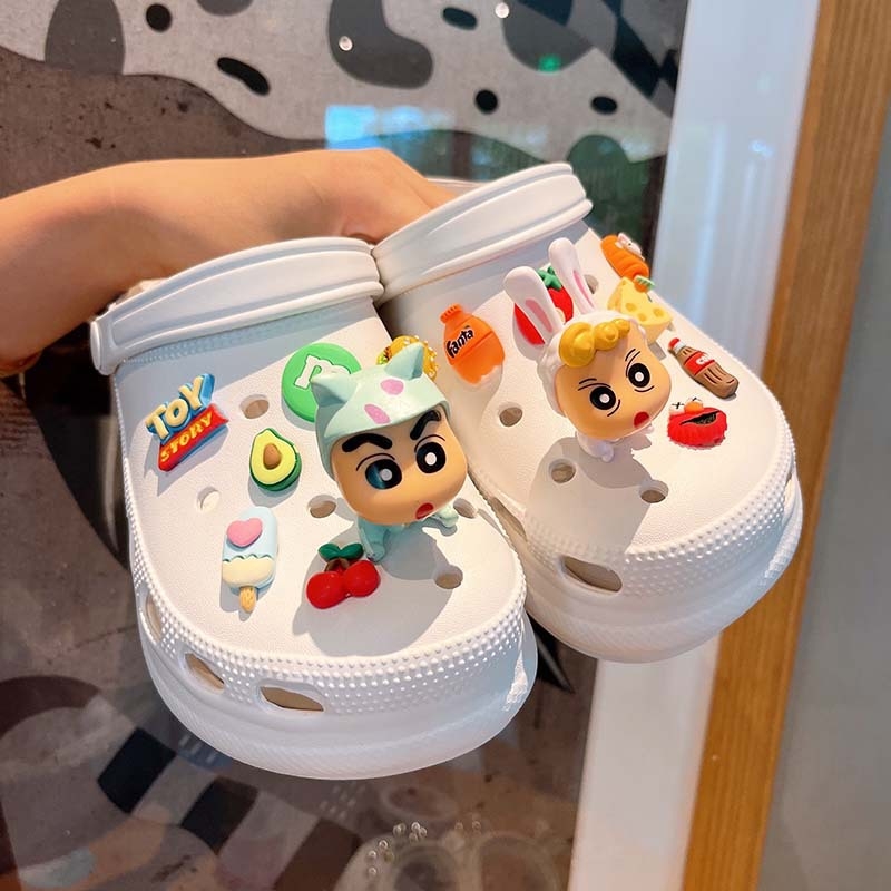 Dekorativni kopčasti dodatak Crocs-stil za papuče – model 321; pogodnu za papuče i druge cipele; Stil: cvijet na obući; Marka: Druga; Sezone: Ljeto, Zima, Proljeće, Jesen.