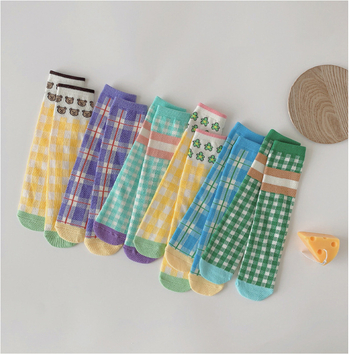 Șosete pentru copii, lungime medie, din bumbac, tricotaj Jacquard, modele: dungile și carouri, pentru copii 3–8 ani.