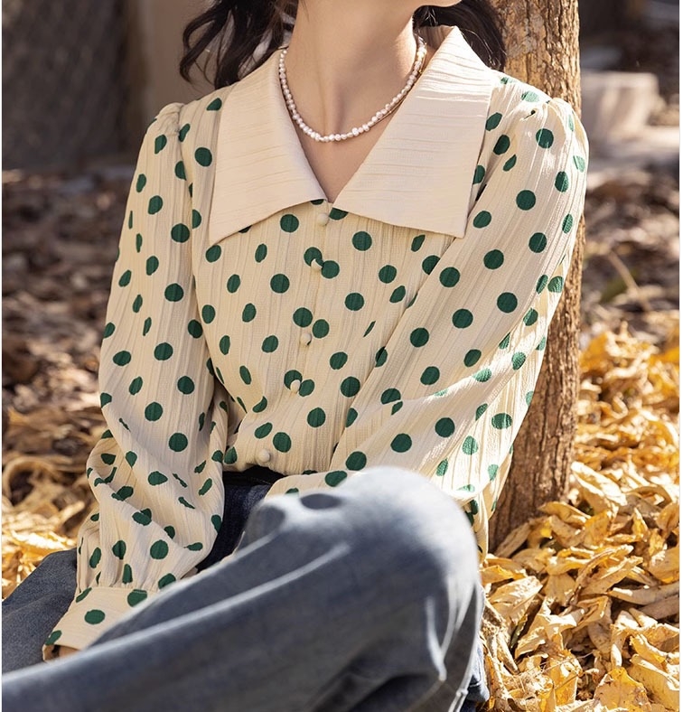 Košulja s polo ovratnikom, dugi lampasti rukavi, uzorak valovite točkice, detalji kolage, tkanina poliester-spandeks (≥95% poliester)