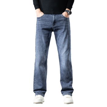 Muške traperice – minimalistički ravni kroj, opuštena silueta, visok pojas; debeli pamucni denim, zima 2025