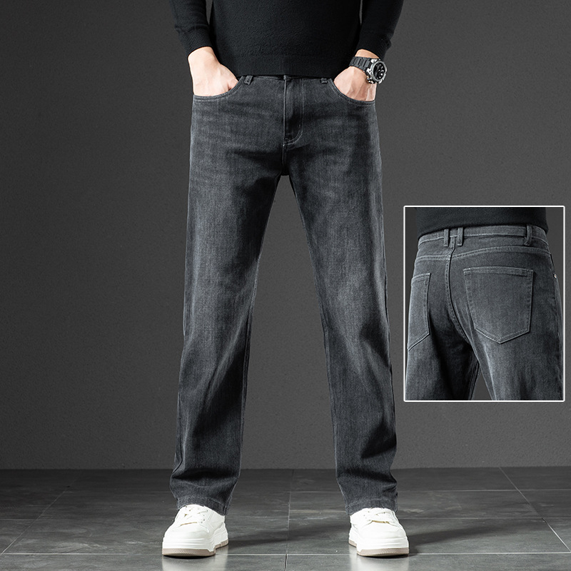 Muške traperice – minimalistički ravni kroj, opuštena silueta, visok pojas; debeli pamucni denim, zima 2025