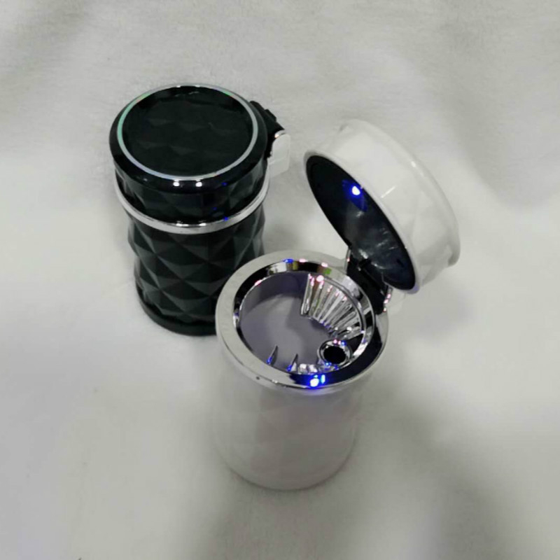 Τασάκι αυτοκινήτου με LED φως (LP-012 • Πλαστικό • Χύτευση • Lipin • 0.15 kg)