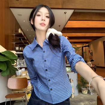 Női pólónyakú ing kockás mintával, karcsúsított szabás, hosszú ujjú, poliészter