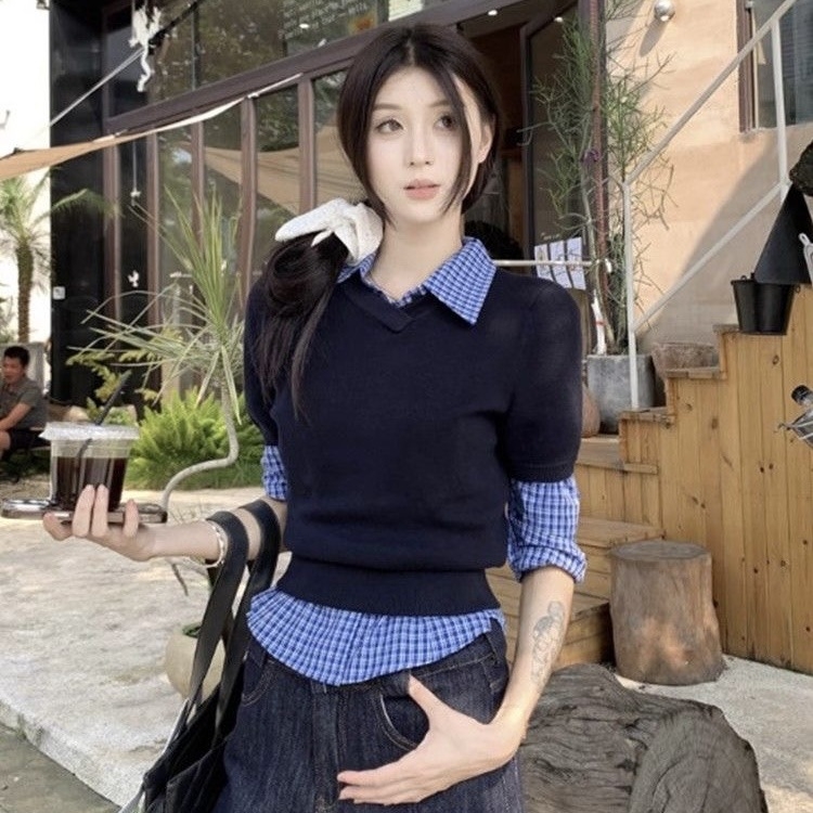 Női pólónyakú ing kockás mintával, karcsúsított szabás, hosszú ujjú, poliészter