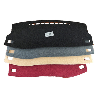 Podložka proti oslňovaniu centrálnej konzoly Hyundai Staria – polyester s protišmykovou semišovou povrchou, vhodná pre všetky ročné obdobia